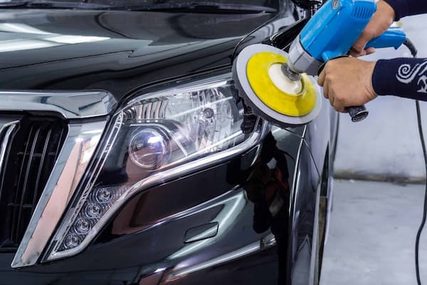 Đánh bóng đèn pha ô bị xước, chóa đèn ô tô